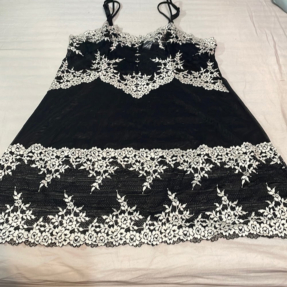Black and tan lace négligée( lingerie)